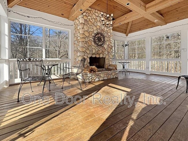 Building Photo - 109 Elizabeth Meriwether