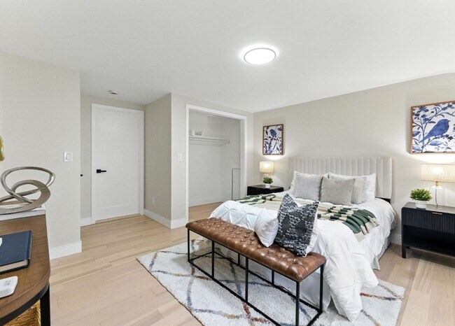 Building Photo - 76 Orchard St