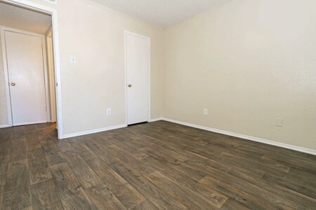 Building Photo - 2701 Green Oaks Rd