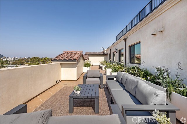 Building Photo - 1303 Orange Grove Ave