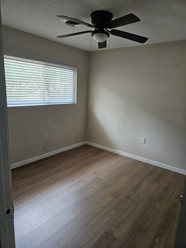 Building Photo - 6331 Mockingbird Ln