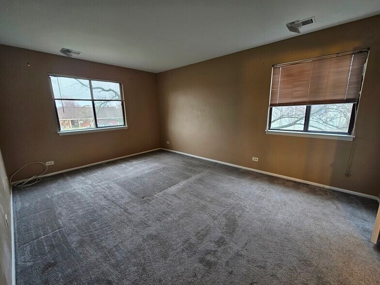 Building Photo - 573 Greystone Ln