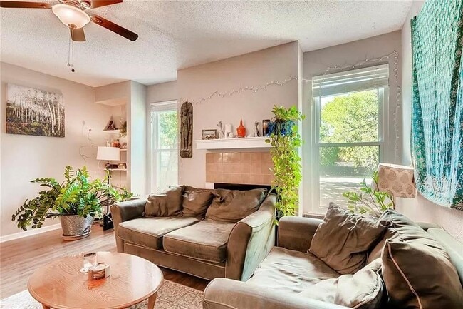 Building Photo - 5313 Indio Dr