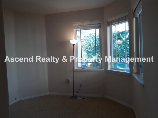 Building Photo - Available Now 4 Bed w/Bed & Full Bath on Main, Solar Panels, Backs to Stoller MS Yard Care Included