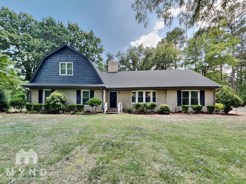 Primary Photo - 127 Forest Hills Dr