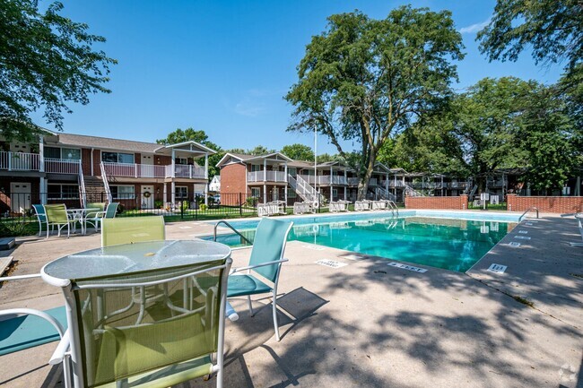 Hang out at the pool - River Ridge Place