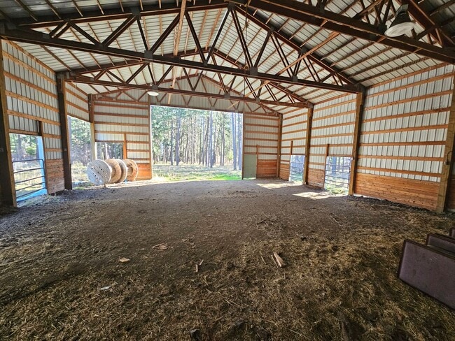 Building Photo - 66955 End Rd