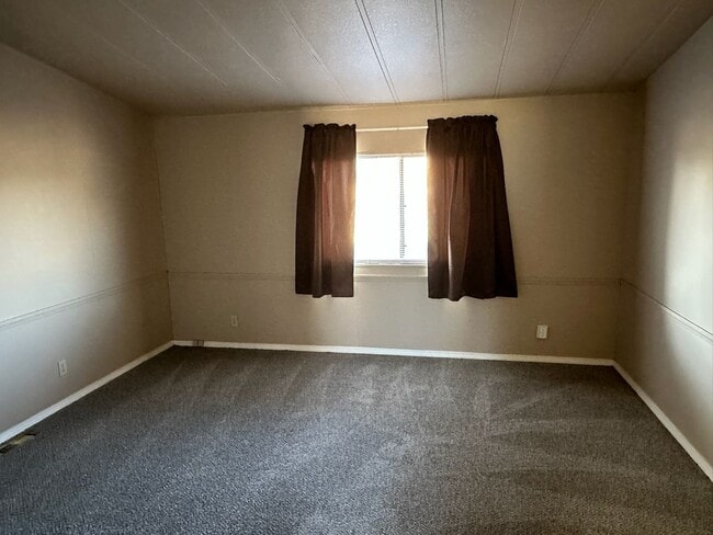 Building Photo - 32221 Rd 108