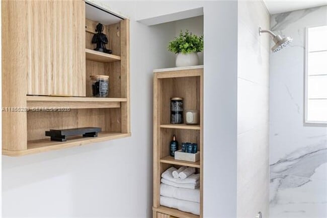 Building Photo - 3255 NE 184th St