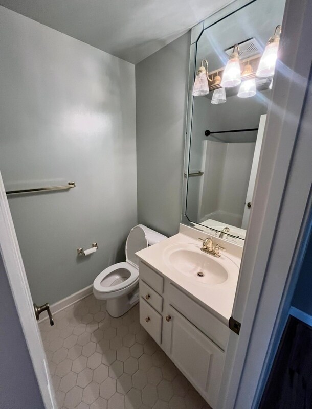 Building Photo - 367 Mainsail Dr