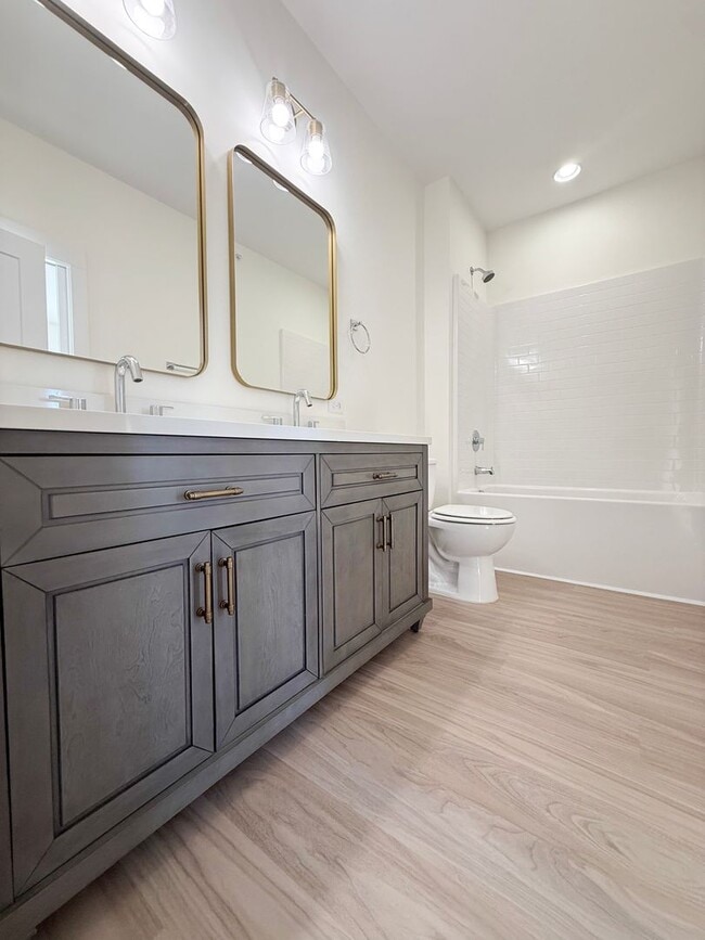 Building Photo - 2-Bedroom with Flex Room, Pool, and Pickleball Court in Cookeville