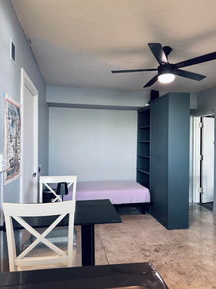 Building Photo - 2015 Ala Wai Blvd