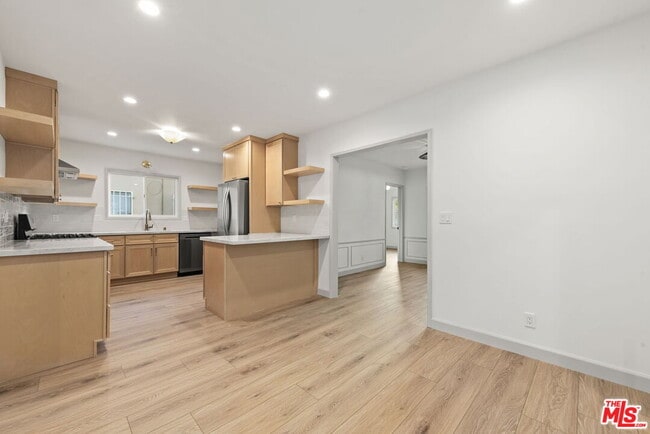 Building Photo - 3866 Westside Ave