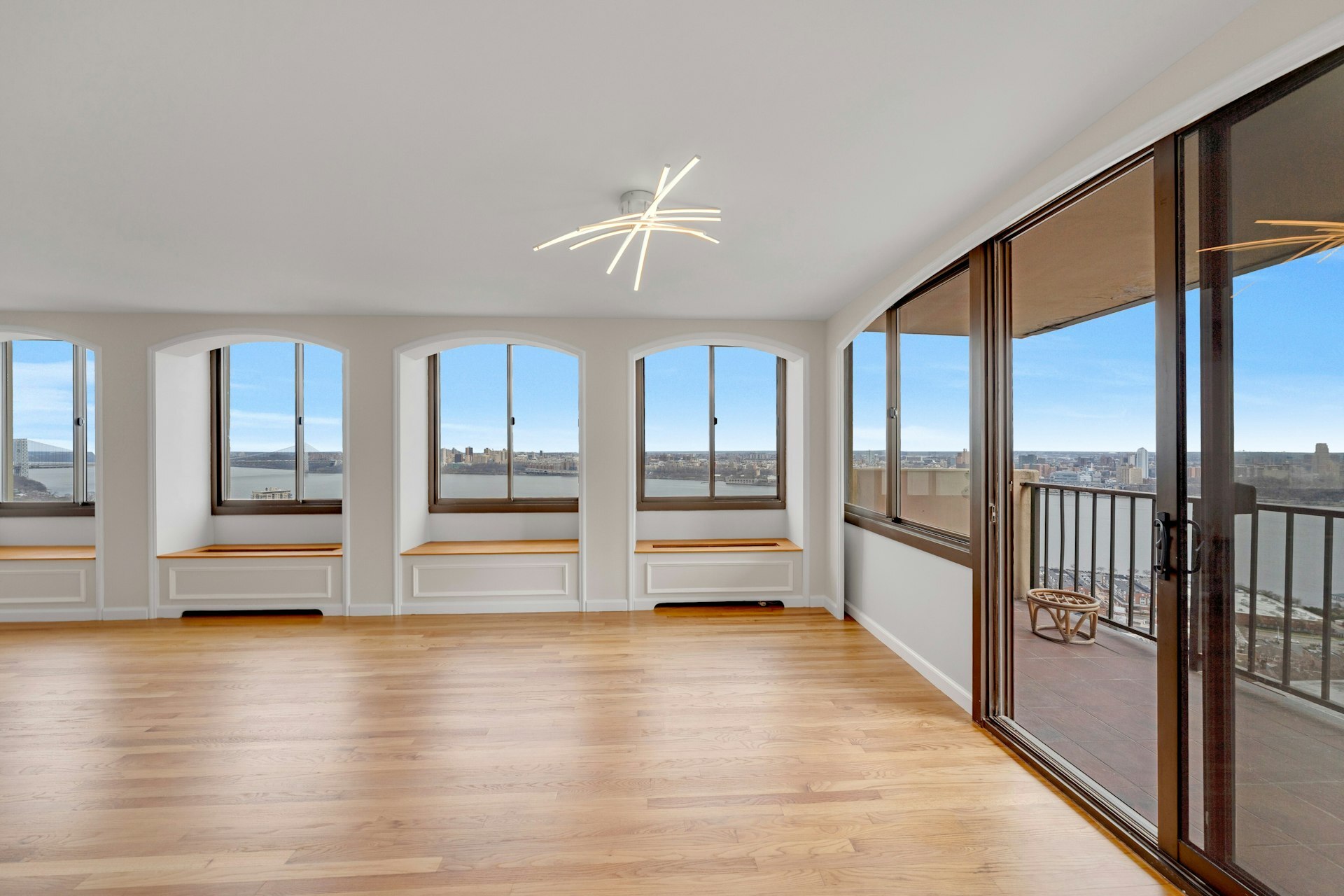 Building Photo - 300 Winston Dr