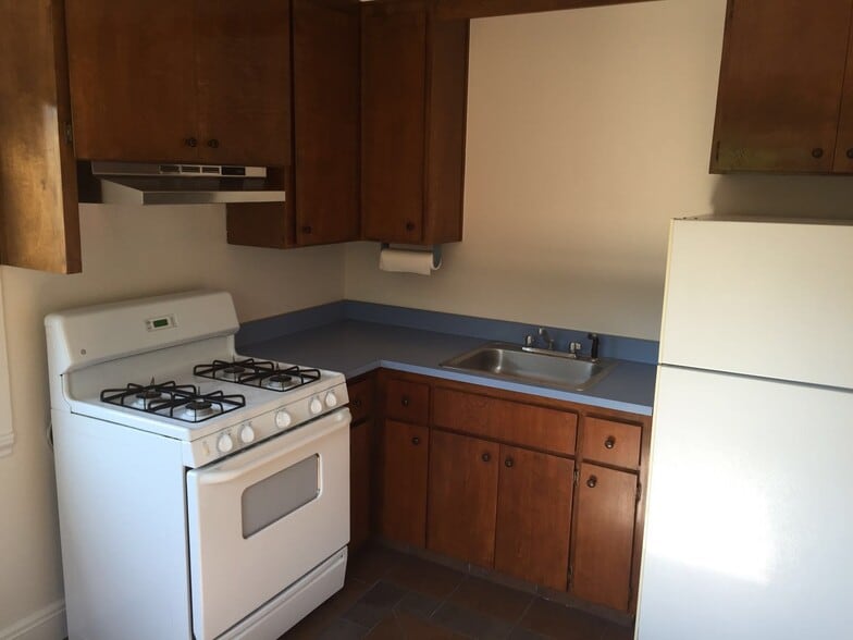 Building Photo - 2232 Clinton Avenue