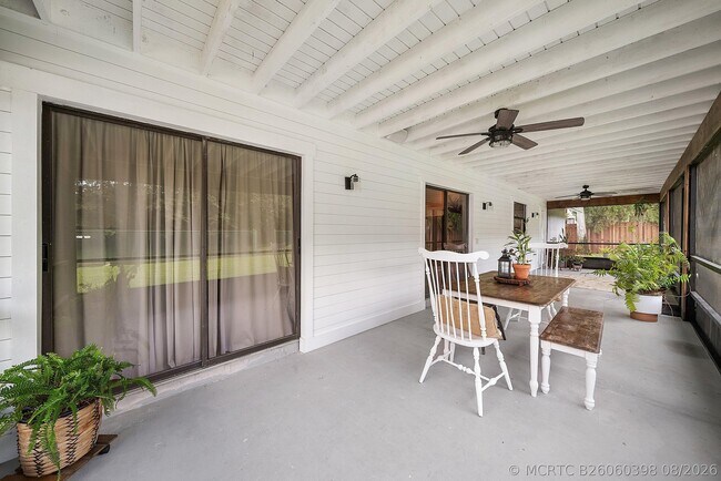 Building Photo - 1252 Raintree Ln