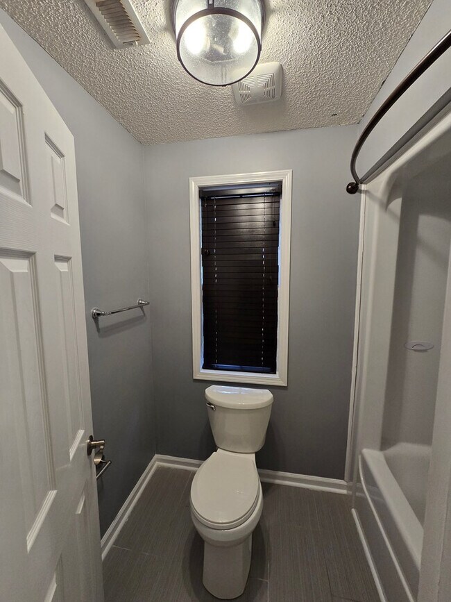 Building Photo - 160 Pinnacle Ct