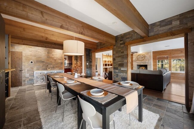 Building Photo - 158 Uriah Dr