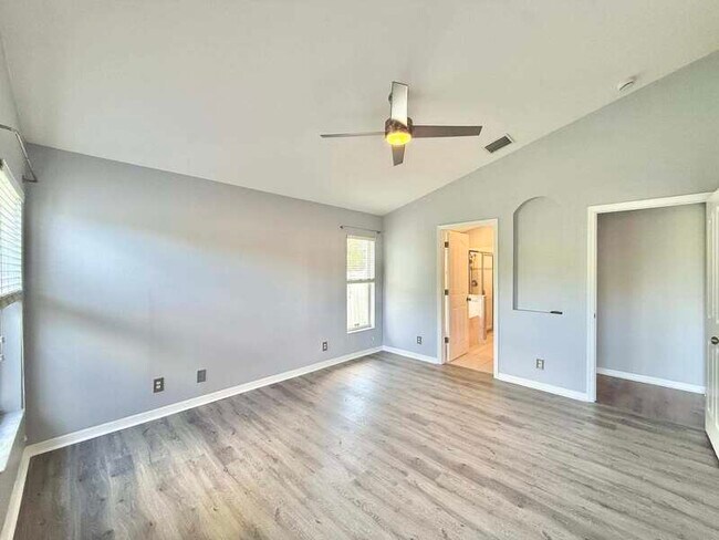 Building Photo - 838 Addison Dr NE