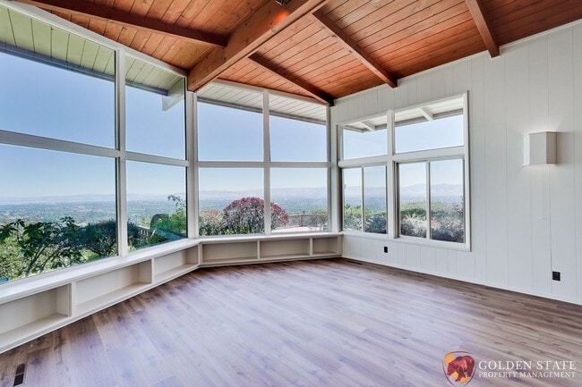 Building Photo - Private Saratoga Mountain Retreat Just Minutes from Downtown