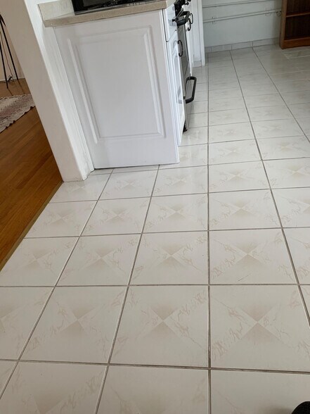 Building Photo - 253 5th Ave