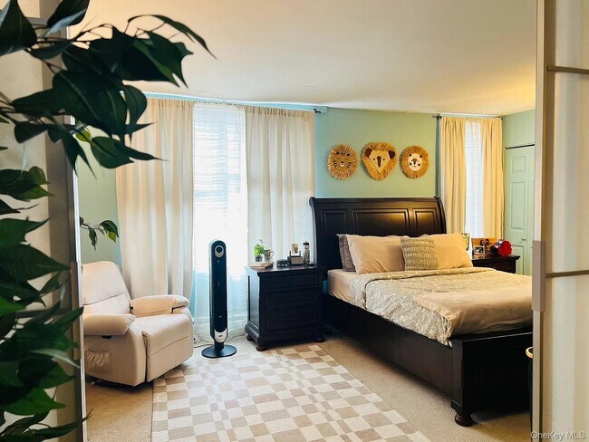 Building Photo - 54-44 Little Neck Pkwy