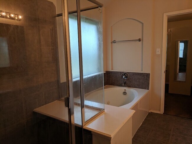Building Photo - Charming 4 beds 3 baths in Frisco
