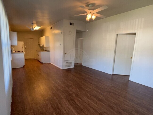 Building Photo - ***Two-Weeks Free Rent***916 Evergreen, Ki...