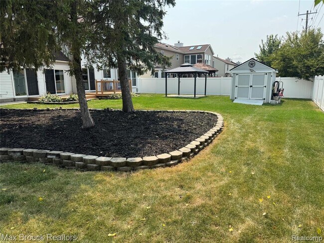 Building Photo - 35865 Ashford Dr