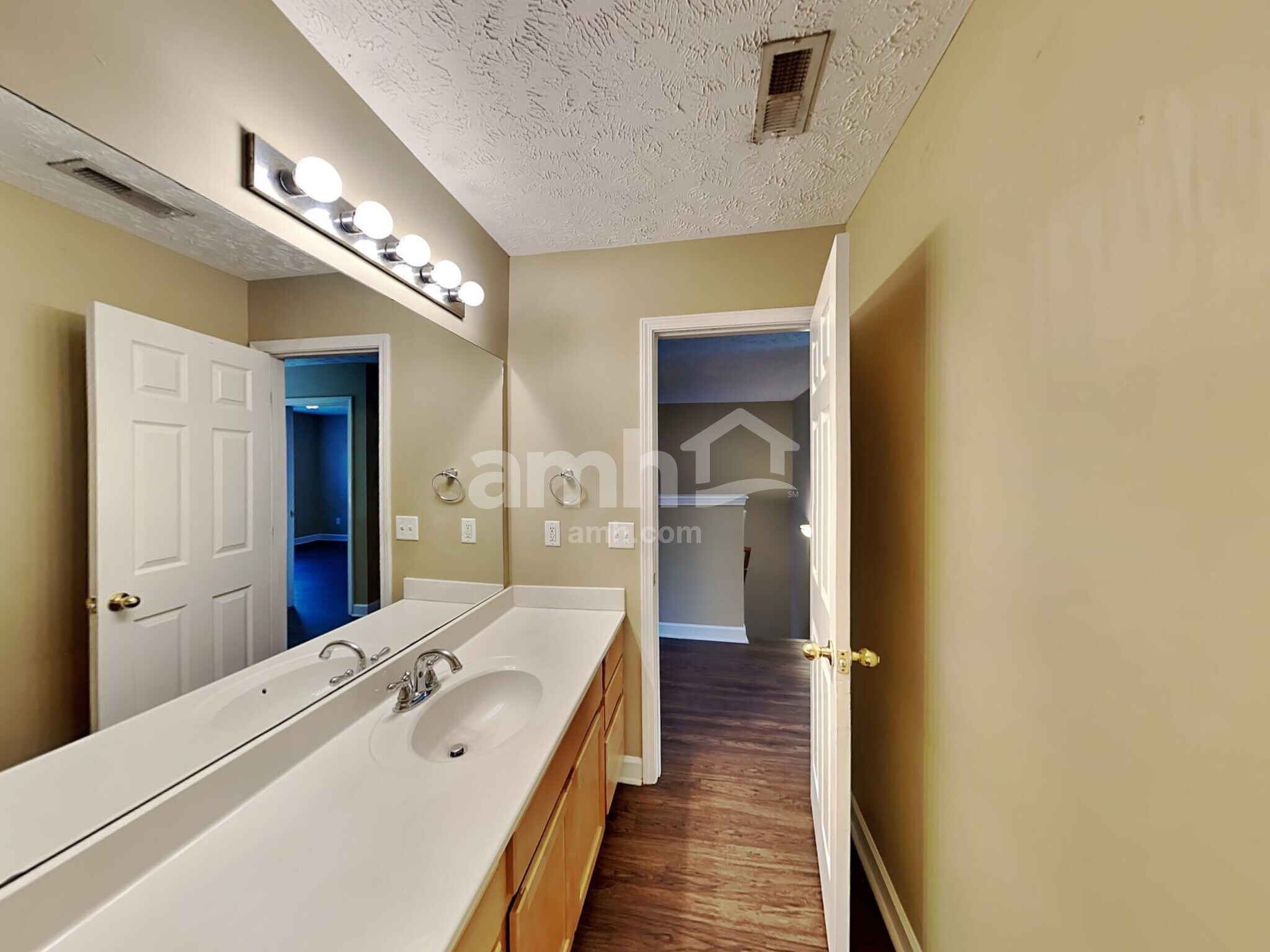 Building Photo - 3404 Bent Wood Cv