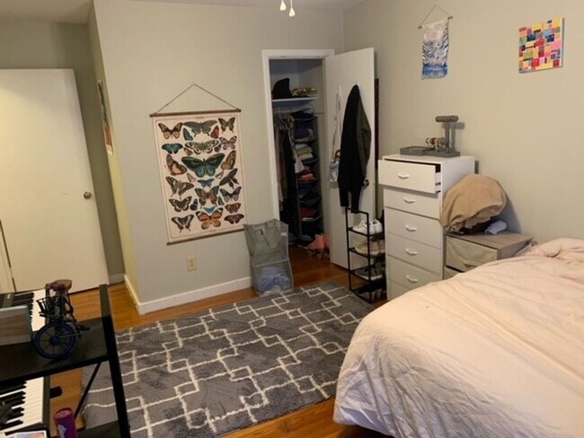 Building Photo - 173R