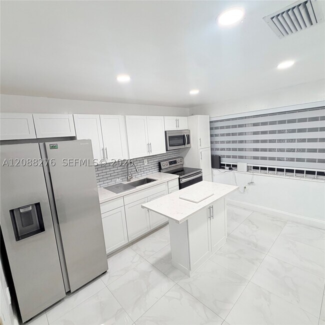 Building Photo - 10305 SW 149th St