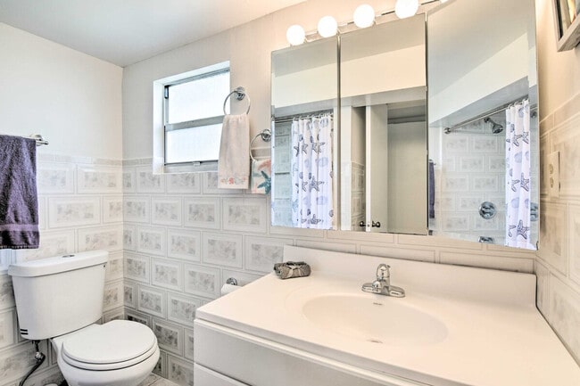 Building Photo - 134 1st Ct