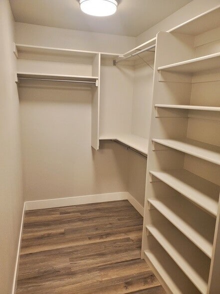 Building Photo - 2315 Gleneagles Blvd