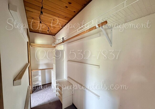 Building Photo - Delightful 3 Bed 2 Bath Home With Epic Mou...