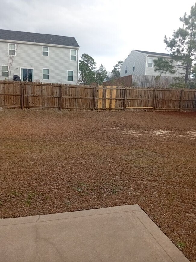 Building Photo - Spring Lake