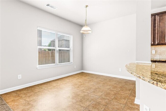 Building Photo - 419 Live Oak Pass
