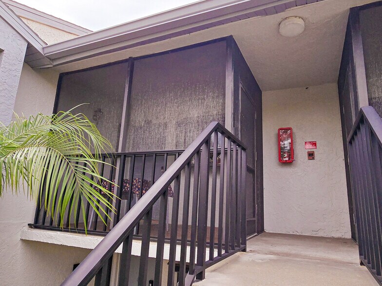 Building Photo - 1986 Pelican Landing Blvd