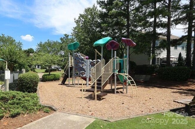 Building Photo - 3304 Mannington Dr