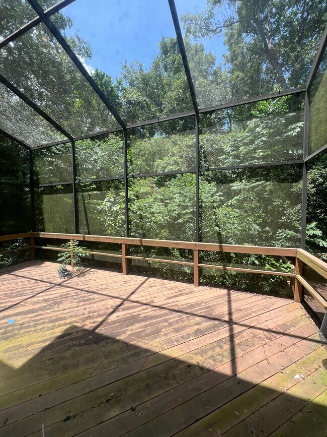 Building Photo - Spacious 4-Bedroom Pool Home in Desirable Winter Springs!