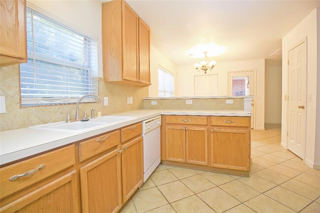 Building Photo - 17627 S Summit Canyon Dr