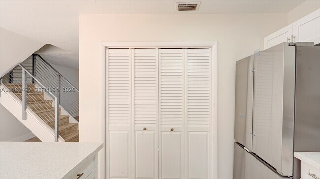 Building Photo - 710 SW 114th Ave