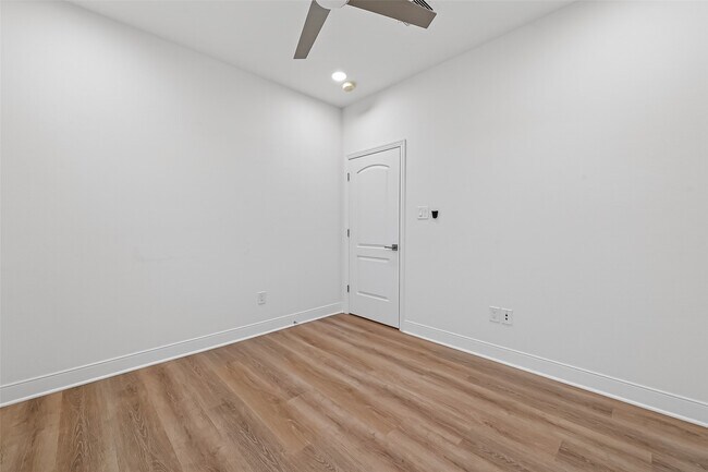 Building Photo - 6630 Highrock Rd