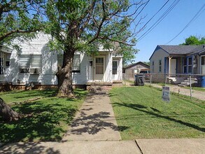 Building Photo - Dumane 1112-1114