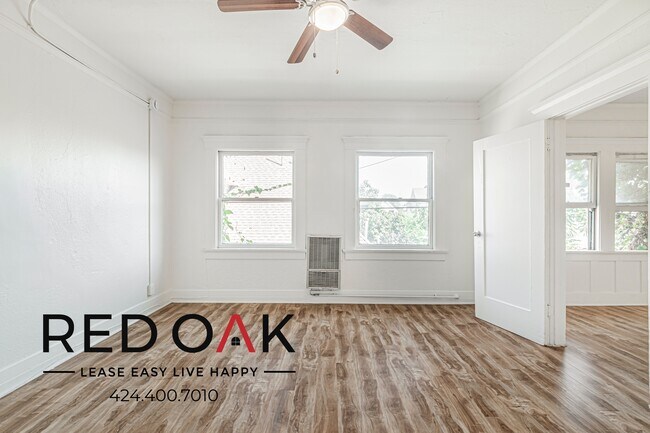 Building Photo - 1026 W 22nd St