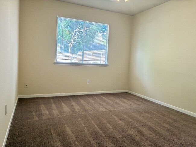 Building Photo - 11607 Lennington Dr
