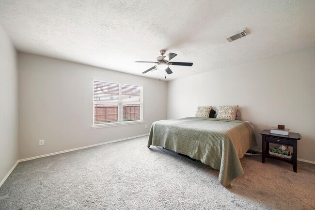 Building Photo - 18436 Sunrise Pines Dr