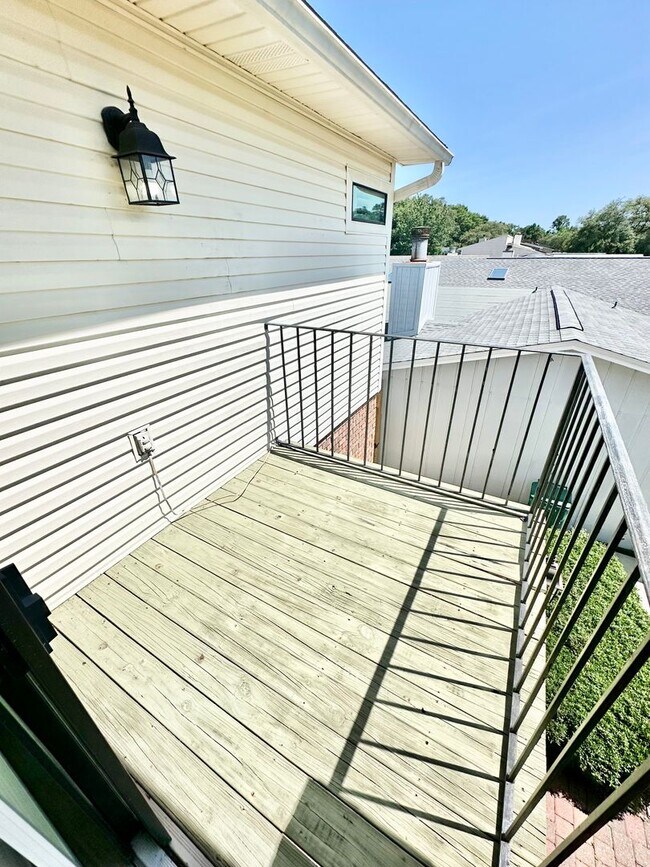 Building Photo - 937 Holbrook Cir