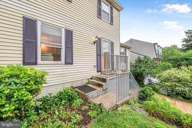 Building Photo - 25921 Largo Ct