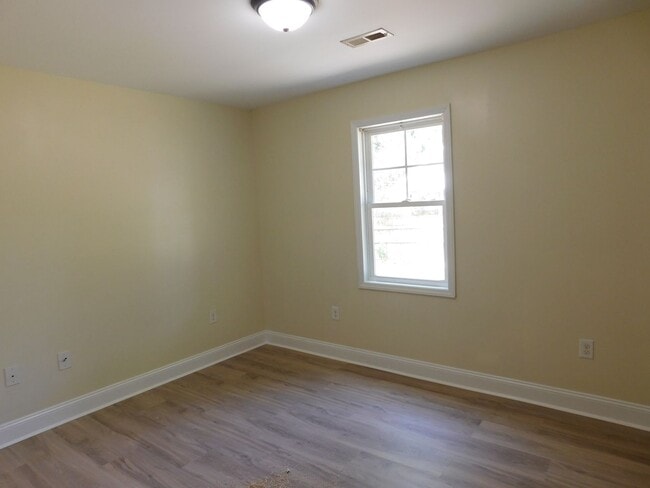 Building Photo - 308 Daniels St